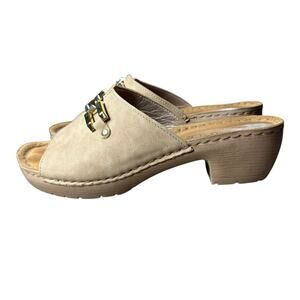 Inblu Shoes Womens Size US 7.5 40 Slip On Beige Gold Detail Soft Cushioned Beach